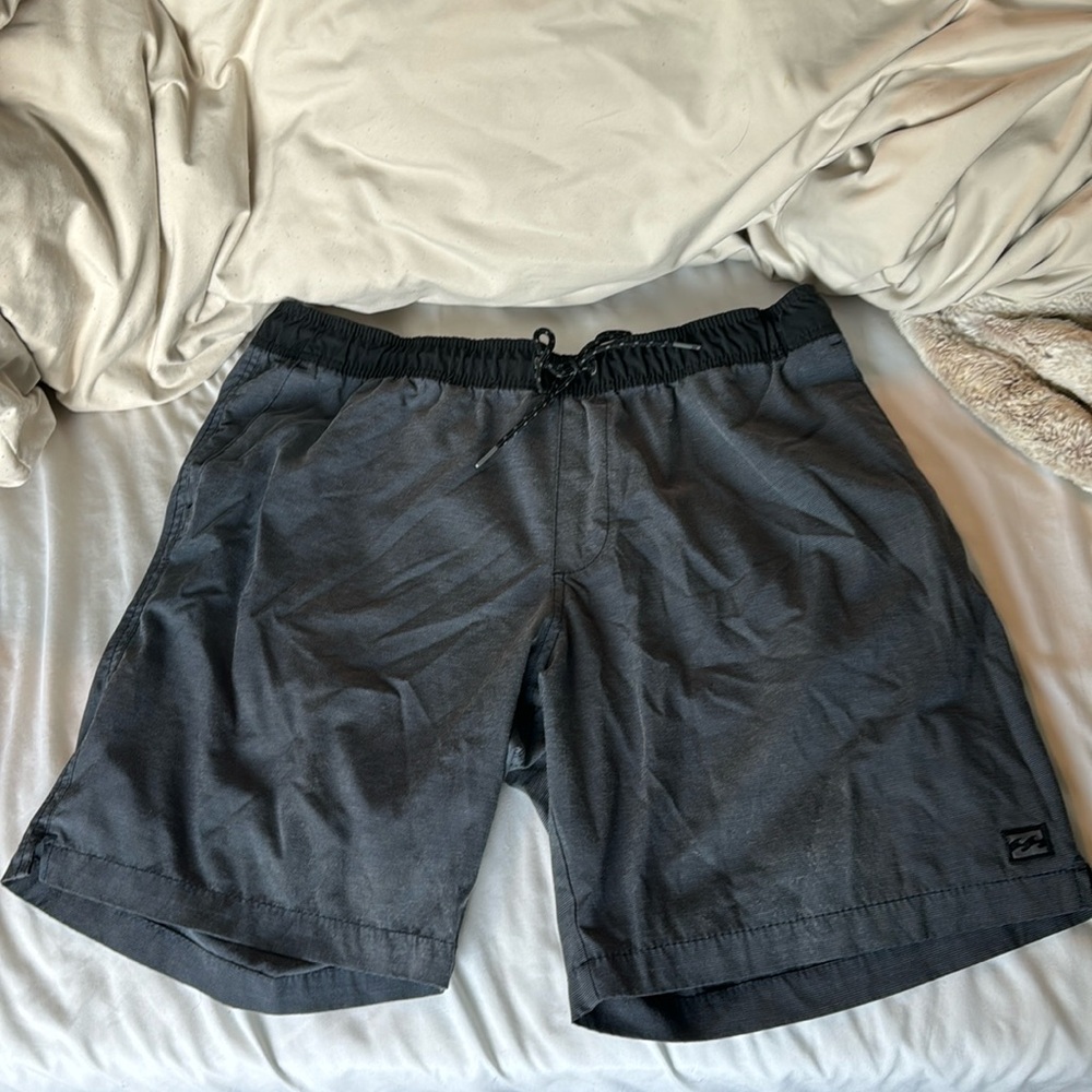 Billabong hybrid shorts in size XL. Shorts are in pretty good condition. Blue